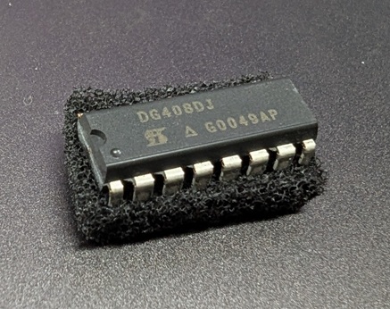 IC DG408DJ